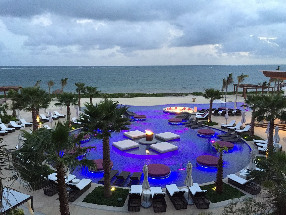 breathless riviera cancun resort & spa