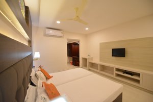 Room & Suite