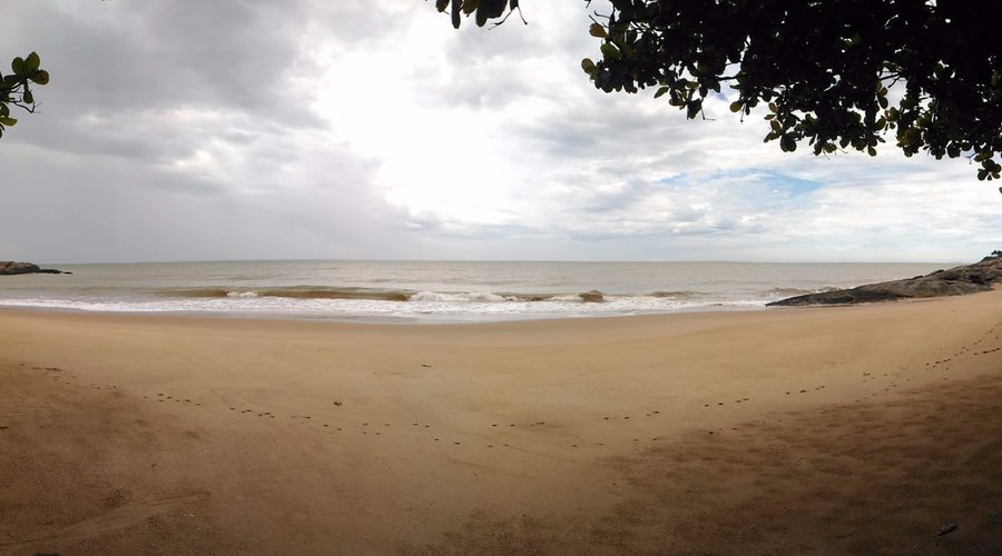 Vista panorâmica da Praia de Santa Helena.