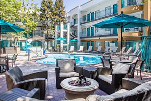 Quality Suites Downtown San Luis Obispo in San Luis Obispo, image may contain: Resort, Hotel, Chair, Pool