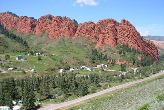Jeti-Oguz Canyon (Seven Bulls Rocks)