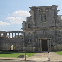 Facciata e ex convento
