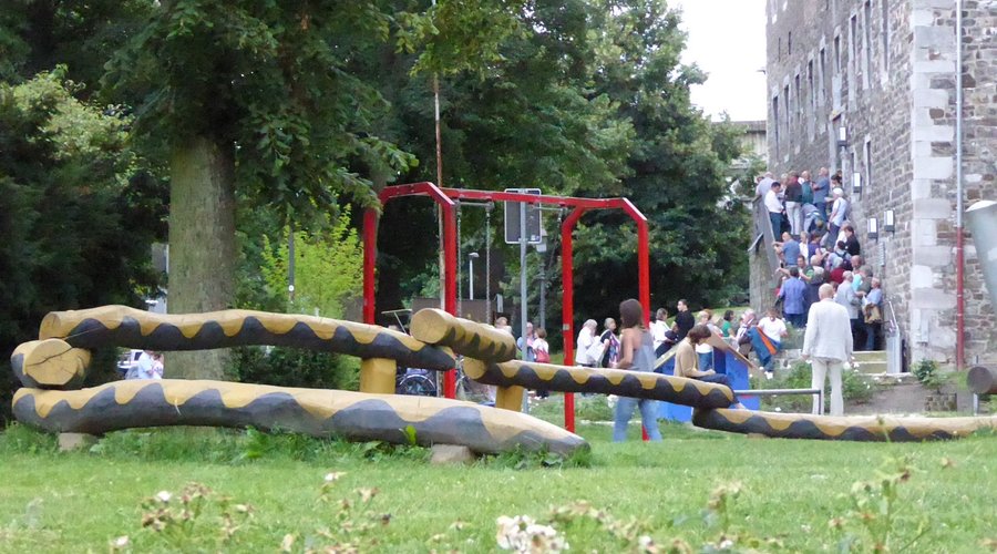 Aufgang zur Frankenburg; Warteschlange - Sommertheater