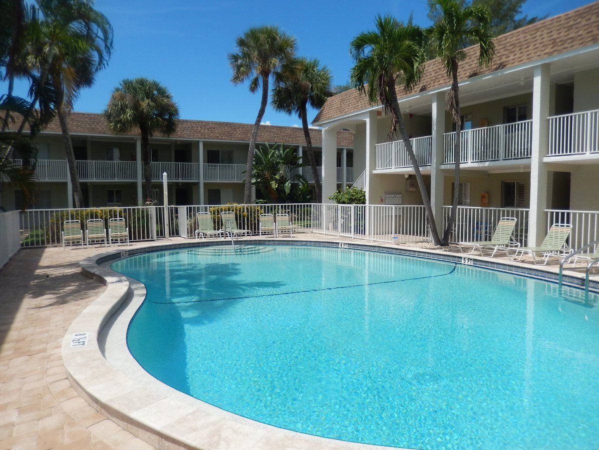 NAUTILUS CONDOMINIUMS - Updated 2022 Condominium Reviews (Holmes Beach, FL)