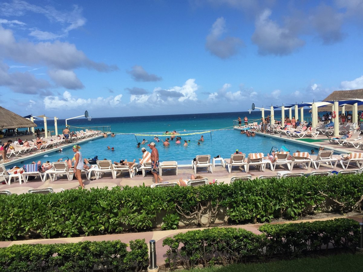 golden shores and crown paradise club cancun reviews