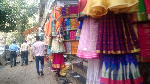 All You Need To Know About Dadar Fabric Market Before You Head Here For A  Shopping Spree | WhatsHot Mumbai