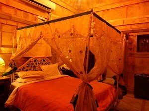 Room & Suite