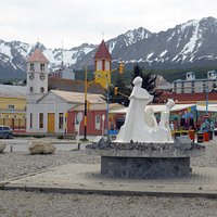 EXCELENTE ENTORNO / FRENTE A LOS DOS TEMPLOS
