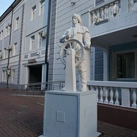 Моряк за штурвалом