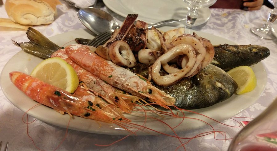 Grigliata mista di spigole, orate e calamari
