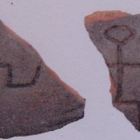 Particolare pezzo proveniente dalla necropoli di Caracupa
