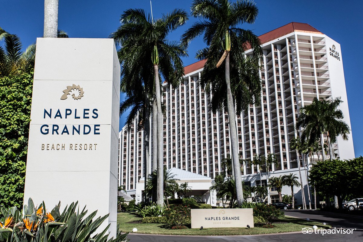 Naples Grande Beach Resort, hotel in Naples