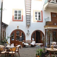 ART RESIDENCE PRAGUE Contemporary Fine Arts&Glass Gallery BOŘEK ŠÍPEK GALLERY Art Café DVŮR UMĚN