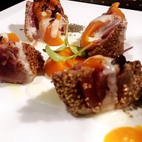 Tagliata di tonno al sesamo con zucca e salsa di limone