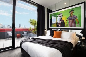 Room & Suite