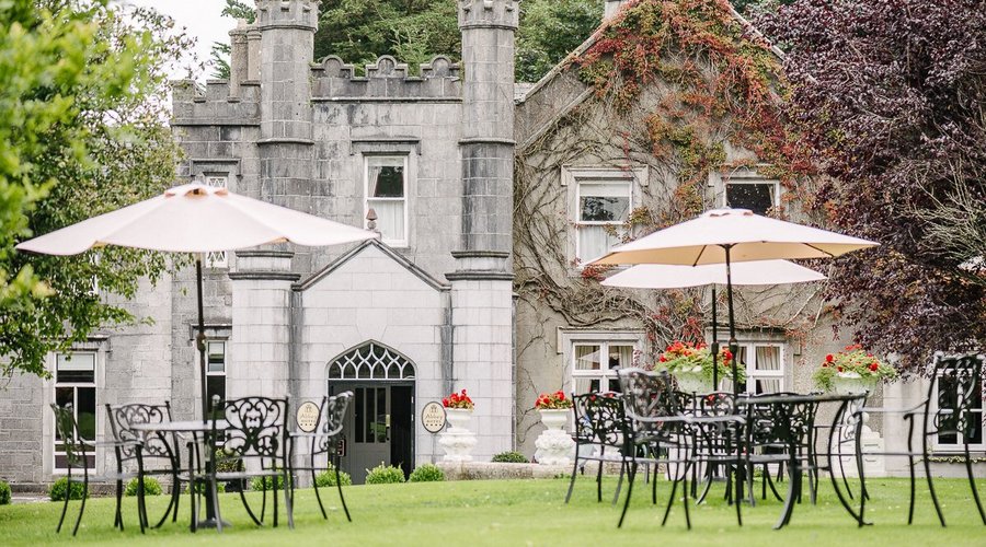 The Stunning Exterior of the 4* Abbey Manor Hotel, Roscommon with 3 acres of private grounds