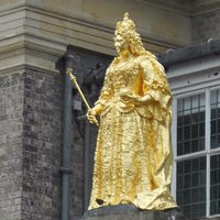 Zoom sulla statua