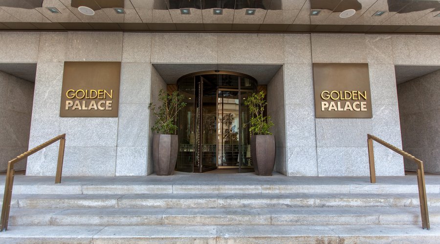 Entrance at the Allegroitalia Golden Palace