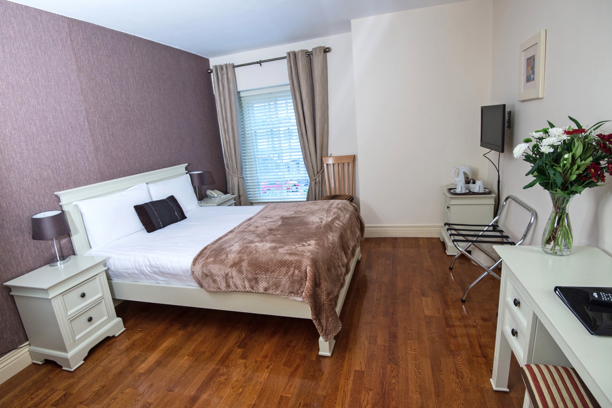 Muskerry Arms Boutique Lodging Rooms: Pictures & Reviews - Tripadvisor