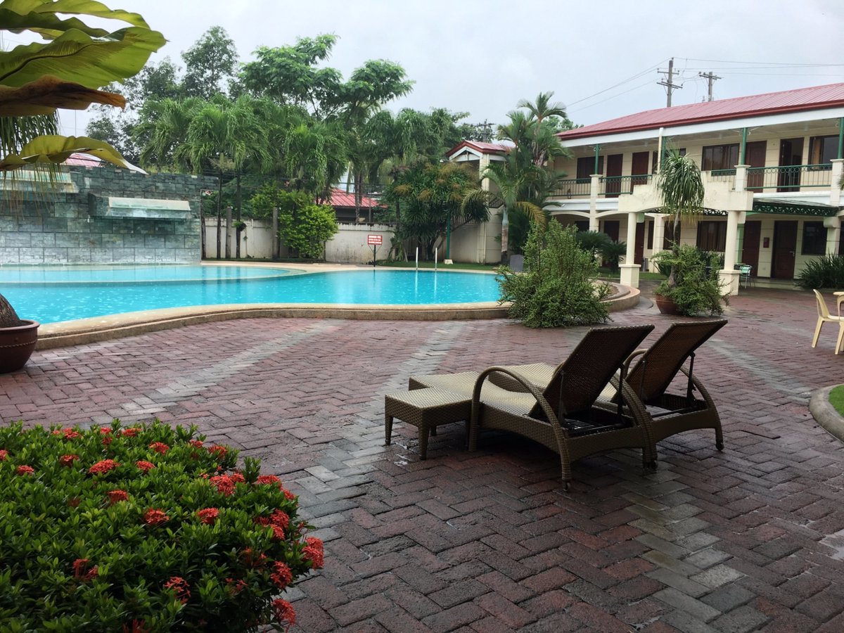 Dotties Place Hotel and Restaurant Pool Pictures & Reviews - Tripadvisor