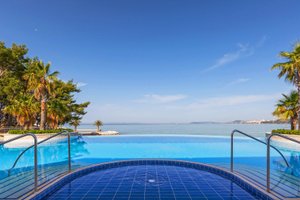 Piscina e praia