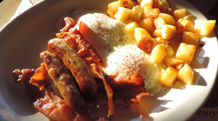 Mmmmm, sausage & bacon. Home fries were so-so.