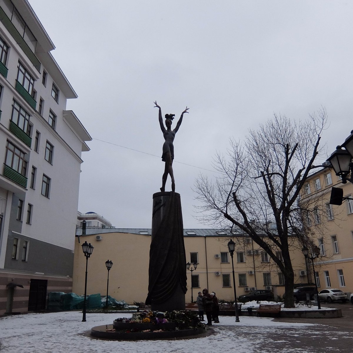 майя плисецкая памятник в москве