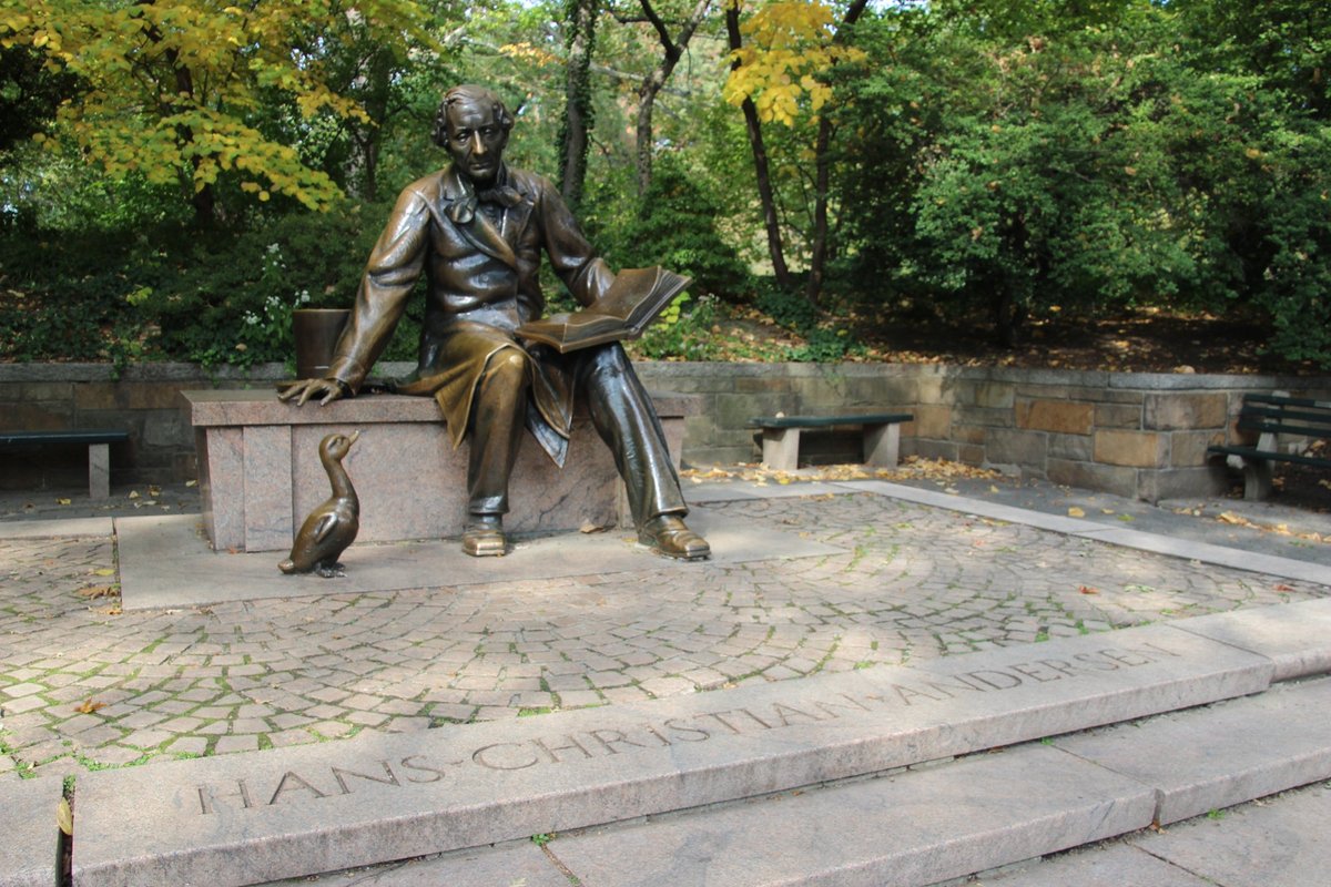 Statue of Hans Christian Andersen in New York: 1 reviews and 2 photos