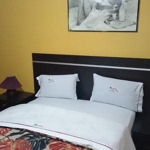 Cama e docoração tosca