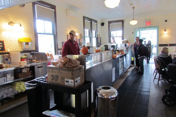 THE ICE CREAM SHOP QUEENSCLIFF - Restaurant Reviews, Photos & Phone Number  - Tripadvisor