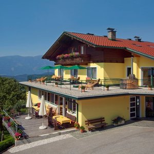 Bacherhof mit ostseitiger Sonnenterrasse