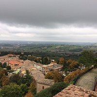 Панорамный вид на Бертиноро с балкона Романьи