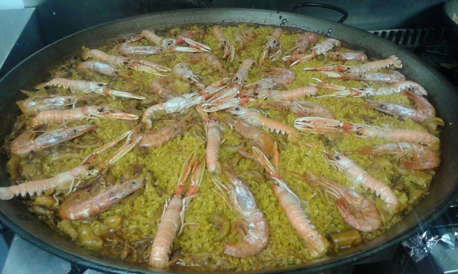Fotos del comedor, algunos platos .Y del gazpacho moíxenti