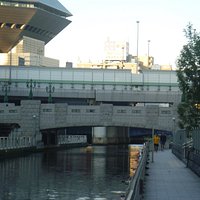 橋の全景