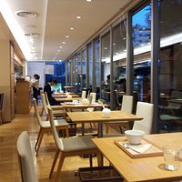 赤門テラスなゆた・店内の様子