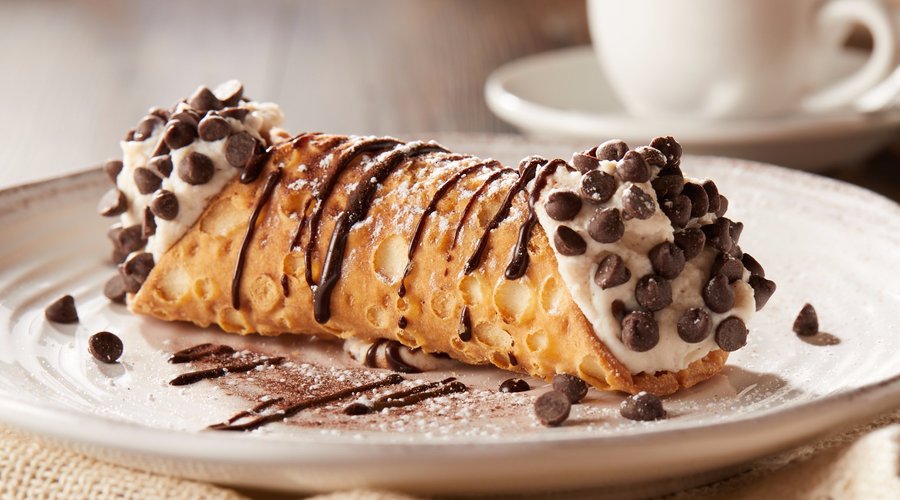 Traditional Cannoli