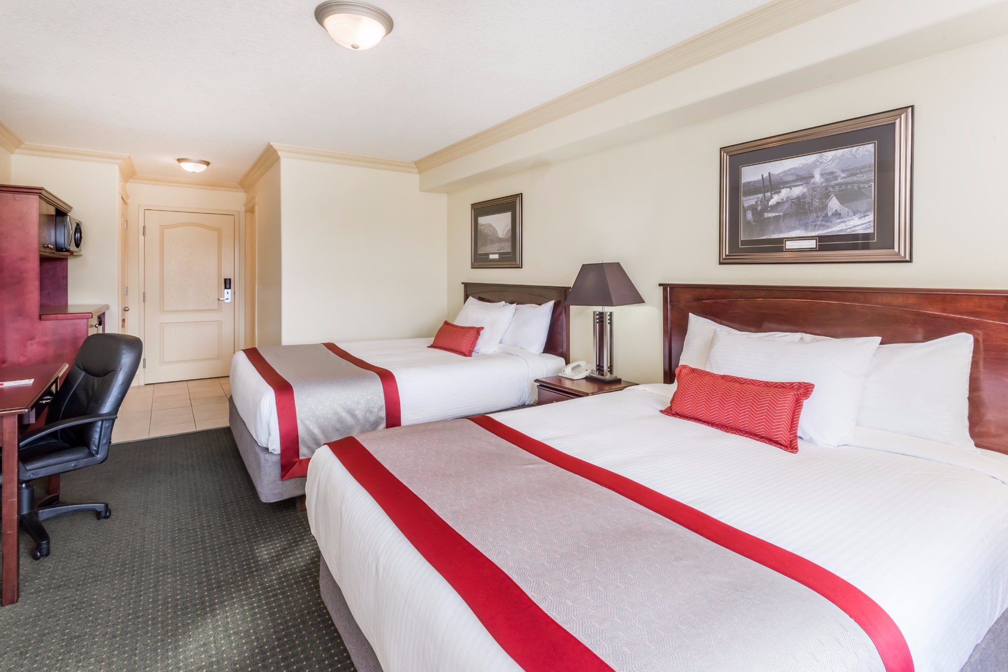 Hotel photo 3 of Ramada by Wyndham Hinton.