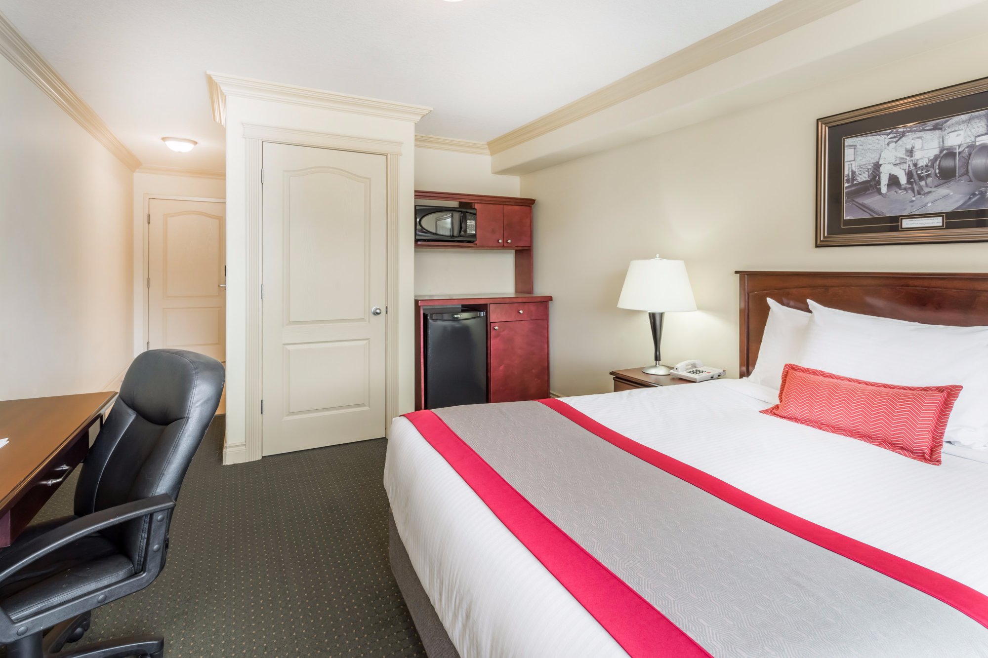 Hotel photo 13 of Ramada by Wyndham Hinton.