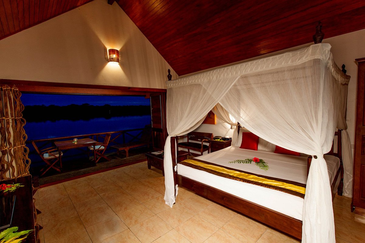 Sunset Bungalows Resort, hotell i Port Vila