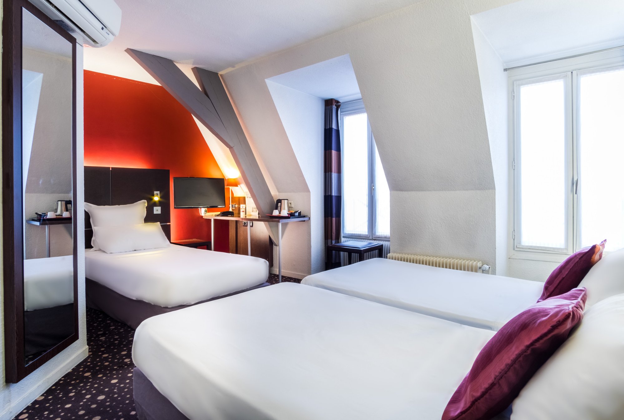 Hotel photo 20 of Le 55 Montparnasse Hotel.