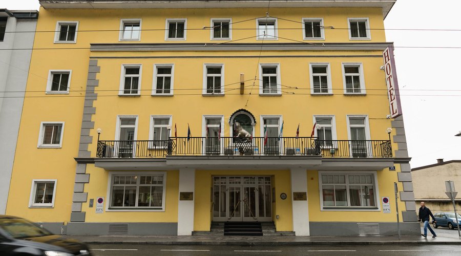 Street at the Goldenes Theater Hotel