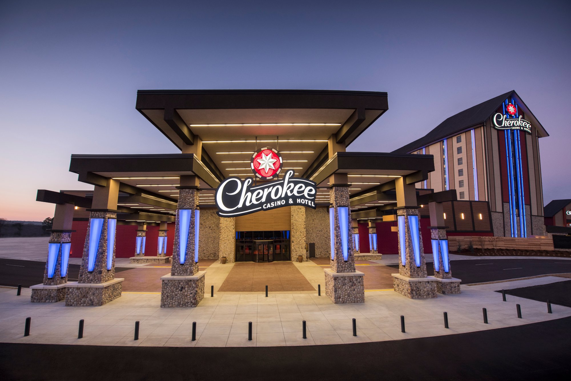 CHEROKEE HOTEL ROLAND $108 ($̶1̶3̶0̶) - Hotel 2024 Prices u0026 Reviews