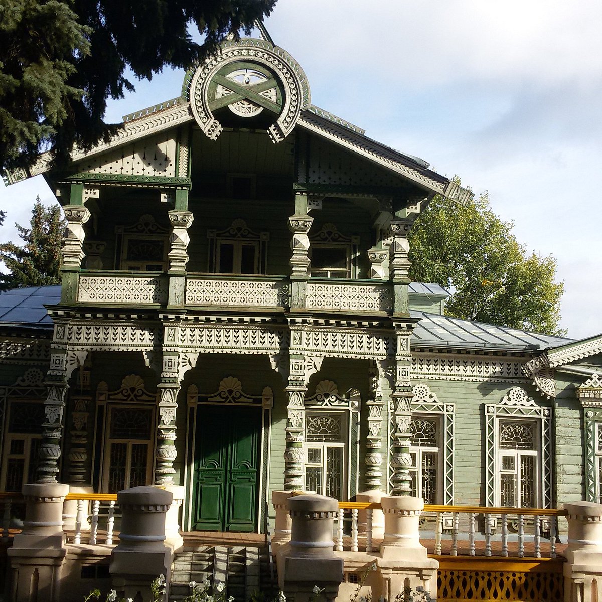 Народное творчество пензы. Народный дом Калуга. Народный дом Пенза. Дом зеленый достопримечательность Пенза. Дом народного творчества Пенза фото.