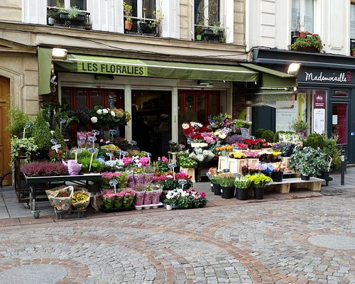 Top 10 Best Shopping near Rue François 1er, 75008 Paris, France