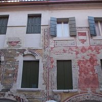 Facciata di Casa Bernardi.