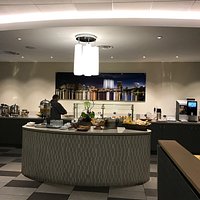 It's a very accommodating lounge with great snacks and drink options. Not full of people or kids