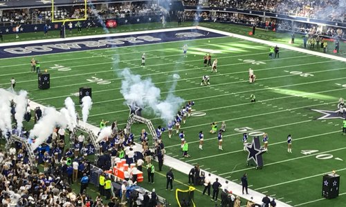 Estádio De at&T, Texas-Protestors De Arlington Em Peles-vermelhas Contra O  Jogo Dos Vaqueiros Imagem Editorial - Imagem de raia, nantes: 81339820