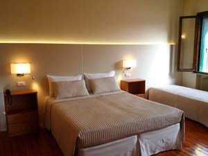 Room & Suite