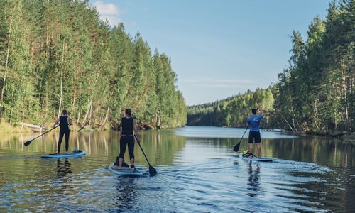 Enjoying the SUP-Höytiäinen course