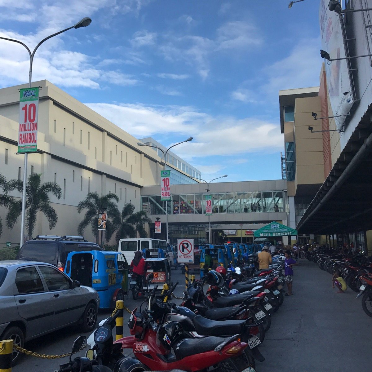 MoreChoices, Sino nagsabi na pag - KCC Mall of Gensan